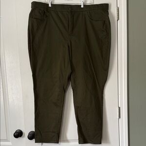 Women's Olive Ankle-Length Stretch Pull-On/Button Pants
